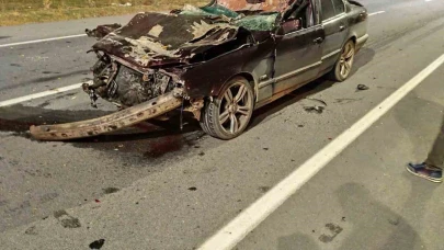 Afyonkarahisar’da Trafik Kazası: Otomobil Hurdaya Döndü