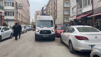 Eskişehir’de Karanlık Saldırı: İki Kolundan Bıçaklanan Genç Yoğun Bakımda, Failler Aranıyor