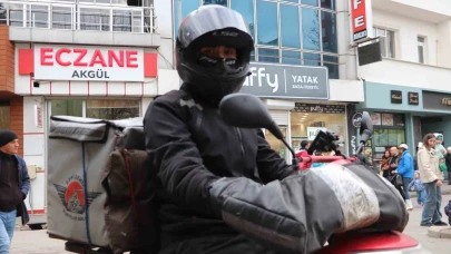 Eskişehir’de Kuryeler Kış Şartlarında Ayakta Kalma Mücadelesi Veriyor