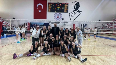 Melahat Ünügür Ortaokulu voleybolda final biletini aldı