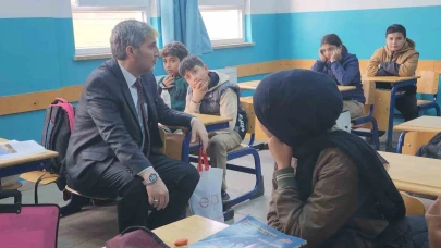 Kütahya’da Okullara Ziyaret: “Her Öğrencinin Gönlüne Dokunan Eğitim Önemli”