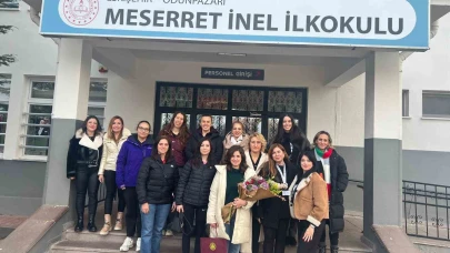 Oyuncu Sanem Yelez Akpınar, Eskişehir'de Öğrenci Velileriyle Bir Araya Geldi