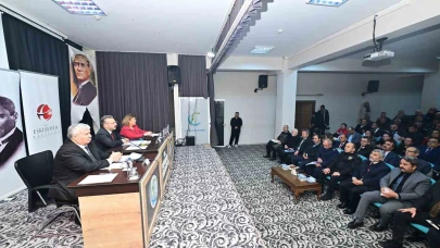 Eskişehir Valisi Aksoy, Muhtarlar ile Bir Araya Geldi: Gündem Eğitim, Güvenlik ve Sağlık