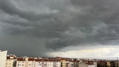 Eskişehir'de gökyüzü manzarası görenleri büyüledi