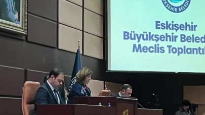 Ayşe Ünlüce: “Kırılan adaletle kimse ayakta duramaz”