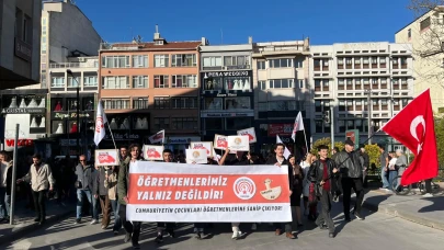 Eskişehir’de liseliler öğretmenleri için yürüdü