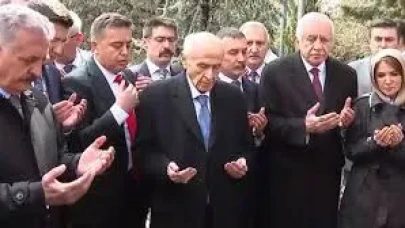 Bahçeli Türkeş'in Mezarını Ziyaret Ederek Kamuoyuna Döndü