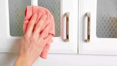 Mutfak Dolaplarını Yağ ve Kirden Arındırmanın 3 Pratik Yöntemi