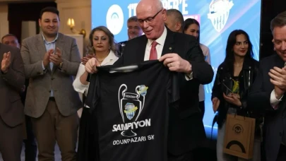 Odunpazarı'nın güçlü kızları Süper Lig'e yükseldi