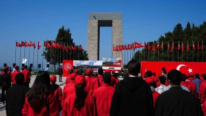 Osman Aşkın Bak, Çanakkale'nin 110. Yılında Gençlerle Yürüdü