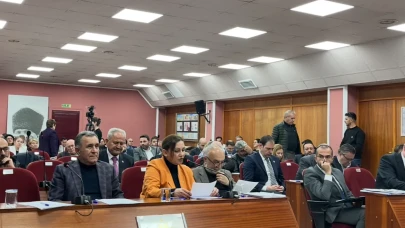 Ak Partili Ünalır’dan faaliyet raporuna eleştiri: “bütçe açık verdi, yatırımlar azaldı”
