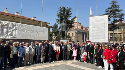 CHP’den TBMM’nin 105. yıla çelenk