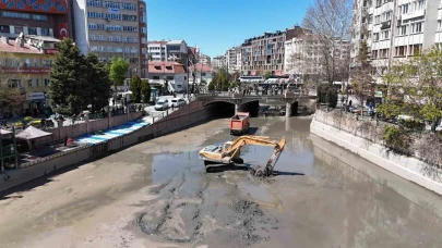 Eskişehir’de gondolların dolaştığı yerde kamyonlar gezdi