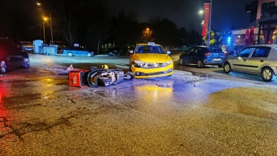 Ticari Taksi ile Motosiklet Çarpıştı: 1 Yaralı