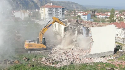 İnönü Belediyesi Onarım Çalışmalarına Devam Ediyor