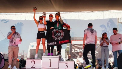 Eskişehirli Sporcular Çanakkale Saucony Troya Yarı Maratonu'nda Kürsüye Çıktılar
