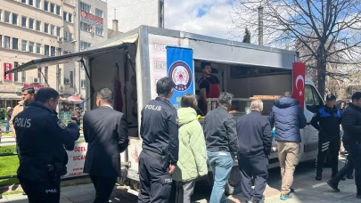 Şehit polisler için Eskişehir’de lokma dağıtıldı