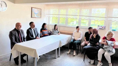 Eskişehir İl Müdürü Bayrak Personelle Bayramlaşma Programında Bir Araya Geldi