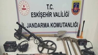 Eskişehir'de Tarihi Eser Operasyonu: Dedektör ve Kazı Aletleriyle Yakalandılar