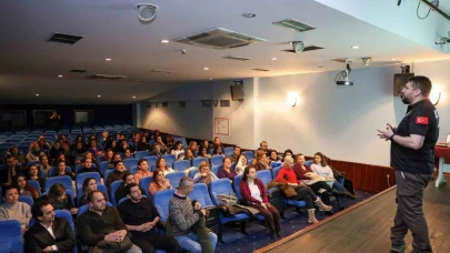 Eskişehir'de Ailelere Yönelik Madde Bağımlılığı Eğitimi Verildi