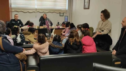 Eskişehir'de çocuklar Polis Haftası’nda karakolu ziyaret etti