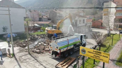 İnönü’de tehlike binaların yıkımı devam ediyor
