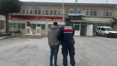 Eskişehir'de kesinleşmiş 20 yıl hapis cezası bulunan şahıs hırsızlık yaparken suçüstü yakalandı