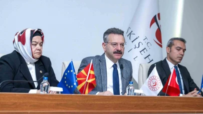 Eskişehir'de ’Kriz ve Afet Zamanlarında Bağımlılıkla Mücadelede Kamu-STK İş Birliği’ toplantısı yapıldı