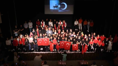 Bir Yıllık Emek Sahneyle Buluştu: İngilizce Gecesi Ayakta Alkışlandı