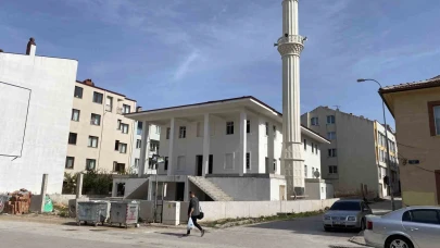 Eskişehir'de yaklaşık 10 yıl önce yapımına başlanan cami bitirilemedi
