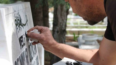 300 mezara gözü gibi bakıyor, Avrupa’dan müşterileri var