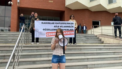 Öğrencilerden sert tepki: "Anadolu Üniversitesi'nde Aile Sempozyumu yapacağınıza kadınların nasıl öldürüldüğünün hesabını verin"