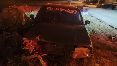 Eskişehir’de Çöp Konteynerine Çarpan Sürücü Olay Yerinden Kaçtı