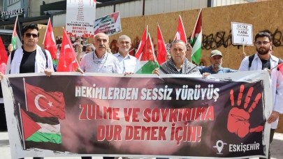 Eskişehir’de Tıp Fakültesi öğrencileri Filistin için yürüdü