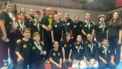 Eskişehirli sporcular ’İller Arası Karate Ligi’nde derece elde etti