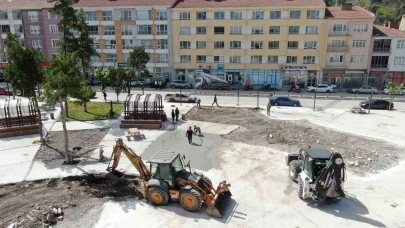İnönü Cumhuriyet Meydanı’nda sona yaklaşılıyor