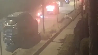 Gençlik Bulvarı'nda kuryeye çarpan otomobil kaçtı