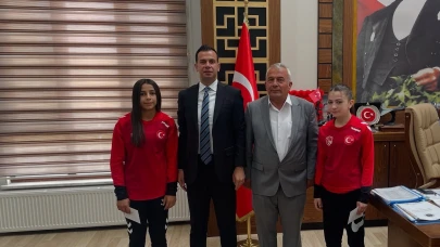 Kaymakam Emrah Aslan, Avrupa ikincisi güreşçiyi makamında ağırladı