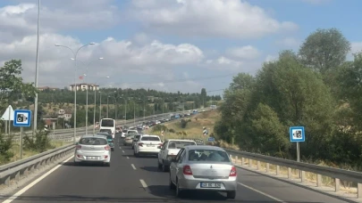Polisten Hem Kimlik Desteği Hem Trafik Nöbeti