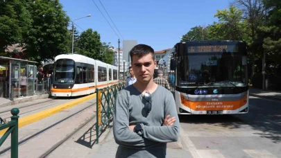 “Eskişehir’de toplu taşımaya olan tutkusu ile dikkat çekiyor”