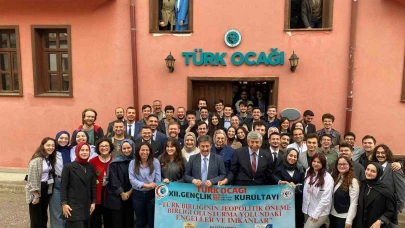 Eskişehir Türk Ocakları'ndan Gençlik Kurultayı: Birlik ve Gelecek Vizyonu Vurgulandı