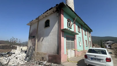 Köy Kül Oldu, Cami İçinde Kur’an-ı Kerim Bile Zarar Görmedi