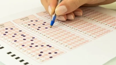 Afyonkarahisar’da 9 Öğrenci LGS’de Tam Puan Alarak Türkiye Birincileri Arasına Girdi