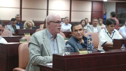 Kazım Kurt’tan Çarpıcı Çıkış: “Bu hırs, bu kin neden? Bu kaostan kim besleniyor?”