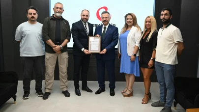 Vali Aksoy, Eskişehir Durum Haber Ajansı'nı ziyaret ederek başarılarını kutladı