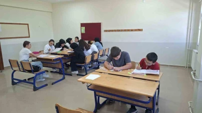 Öğrenciler Sınava Kampta Hazırlanıyor: Çay Etkinliğiyle Moral Buldular