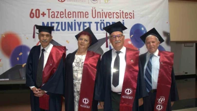 Anadolu Üniversitesi’nde 60+ Mezuniyet Coşkusu