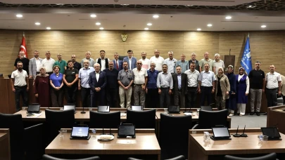 Muhtarlarla yapılan toplantıda Başkan Kahveci, şehrin sorunlarını birlikte çözme vurgusu yaptı