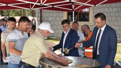 Söğüt’te Asırlık Gelenek: Şifalı Pilav Etkinliği Yoğun İlgi Gördü