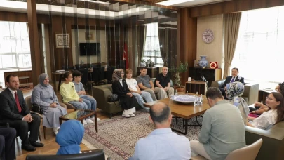 Kütahya'nın LGS 2025 Türkiye Birincileri, Vali Işın ile Buluştu